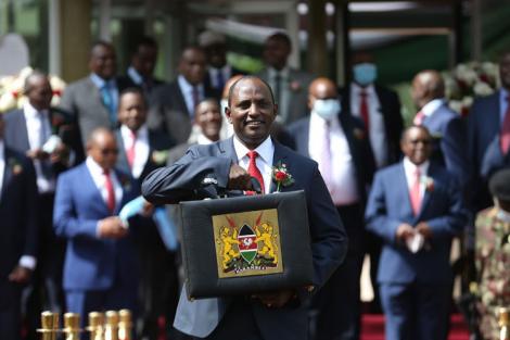 Ruto Vows to Revise Budget 3 Months After Becoming President