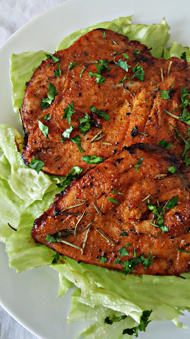 How to bake chicken breasts that are the most juicy, tender, and tasty in only 5 easy steps. It completely alters the way chicken is baked
